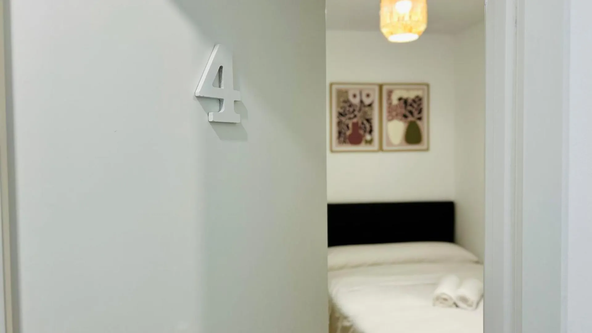 Rooms Chima Madrid Apartment