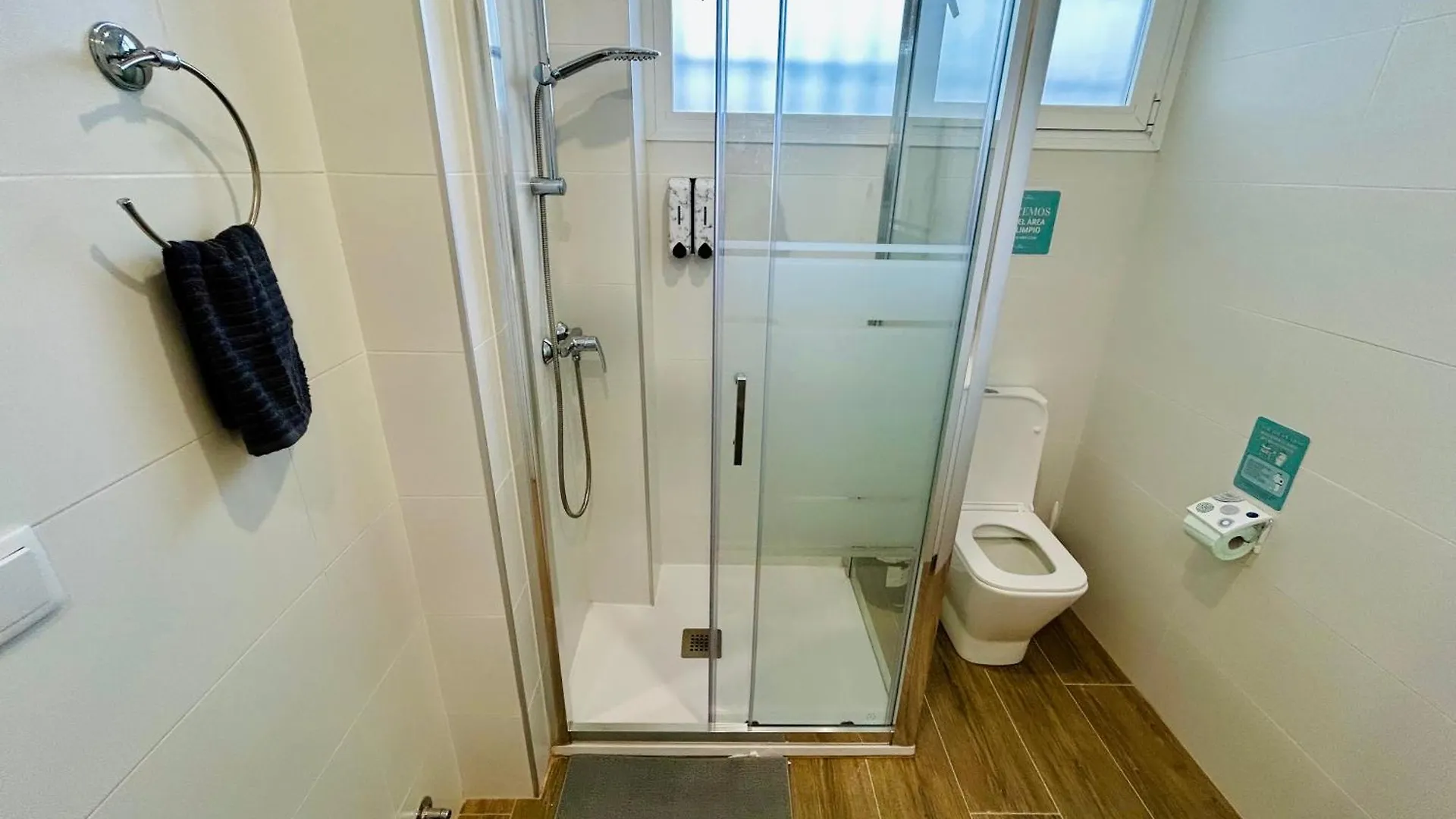 Rooms Chima Madrid Apartment