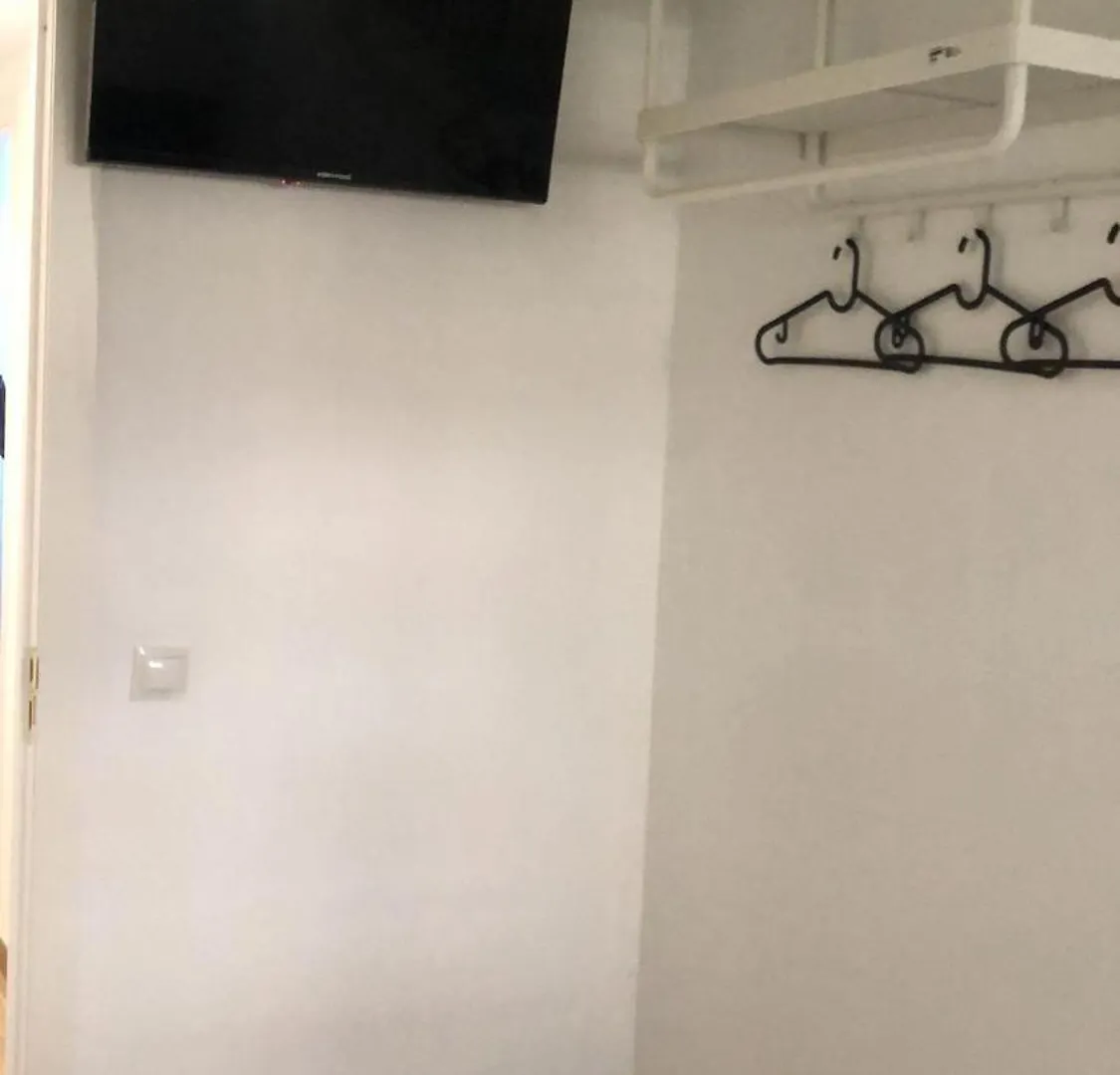 Rooms Chima Madrid Apartment